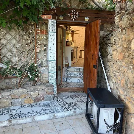 Gite Studio Les Maisons De Gaia Tuchan Exterior photo